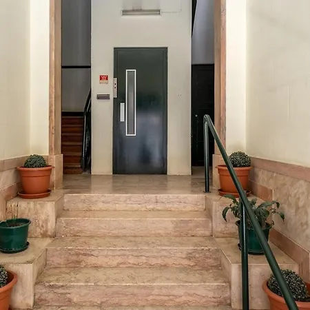 T2 With Ac And Patio Near Av Da Liberdade By Lisbeyond Apartament *
