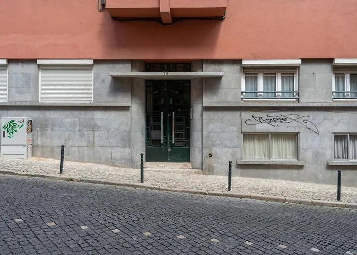 T2 With Ac And Patio Near Av Da Liberdade By Lisbeyond Apartmán