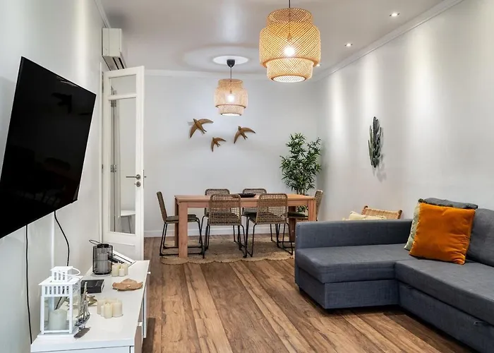 T2 With Ac And Patio Near Av Da Liberdade By Lisbeyond Apartmán