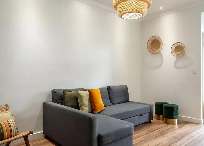 T2 With Ac And Patio Near Av Da Liberdade By Lisbeyond * Lisboa