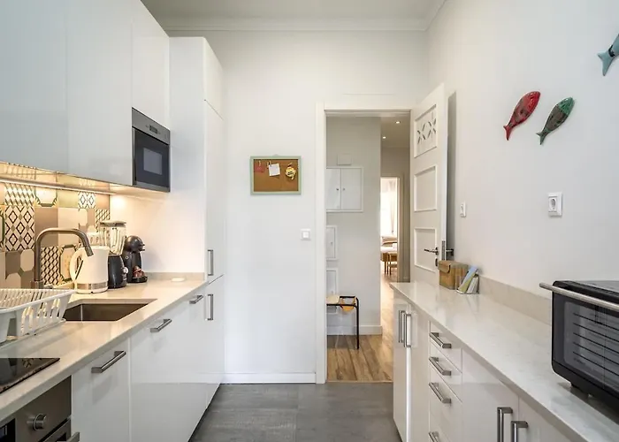 T2 With Ac And Patio Near Av Da Liberdade By Lisbeyond Lisboa