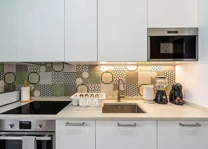 T2 With Ac And Patio Near Av Da Liberdade By Lisbeyond Apartmán