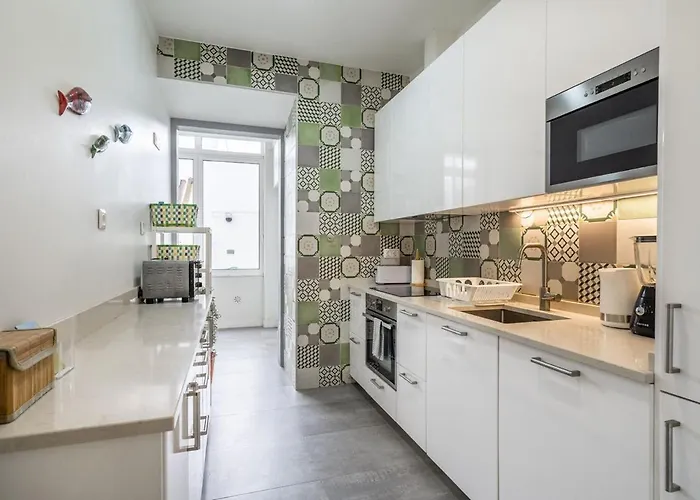T2 With Ac And Patio Near Av Da Liberdade By Lisbeyond Lisboa