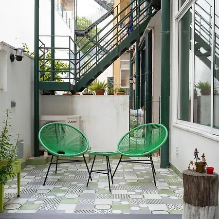 Apartamento T2 With Ac And Patio Near Av Da Liberdade Lisboa