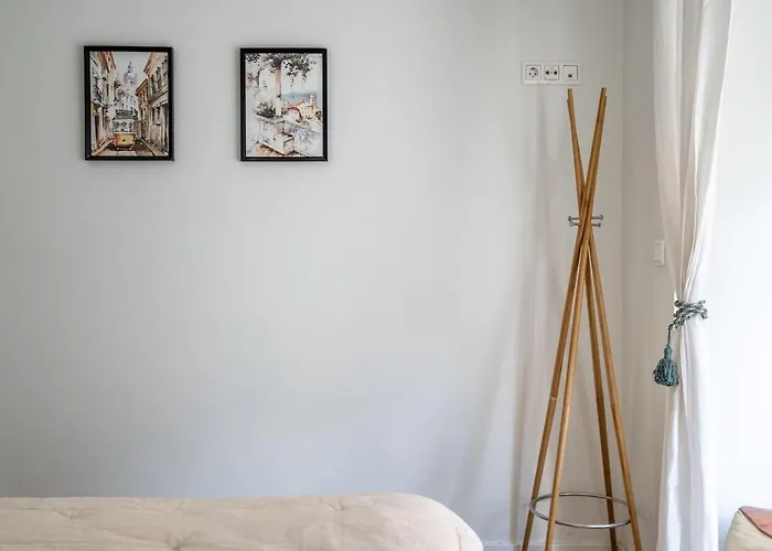 T2 With Ac And Patio Near Av Da Liberdade By Lisbeyond Apartament *
