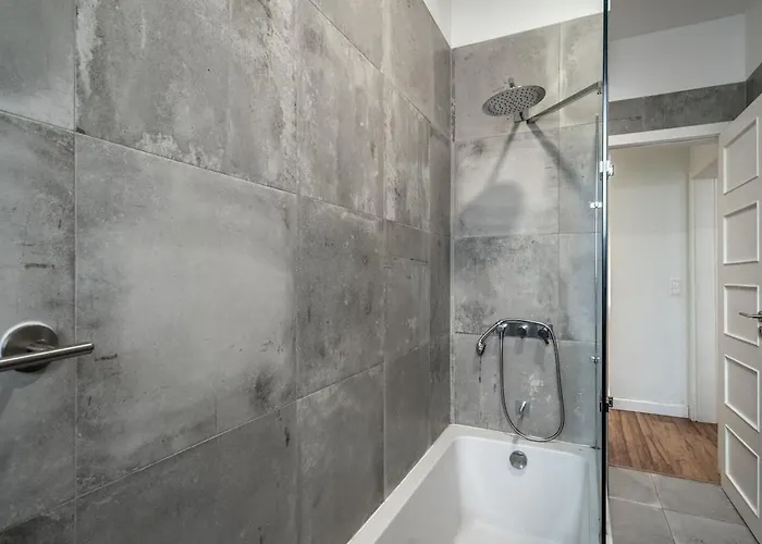 Apartament T2 With Ac And Patio Near Av Da Liberdade By Lisbeyond Lizbona