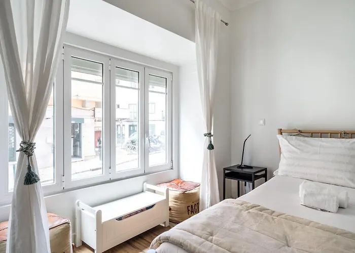 T2 With Ac And Patio Near Av Da Liberdade By Lisbeyond * Lizbona