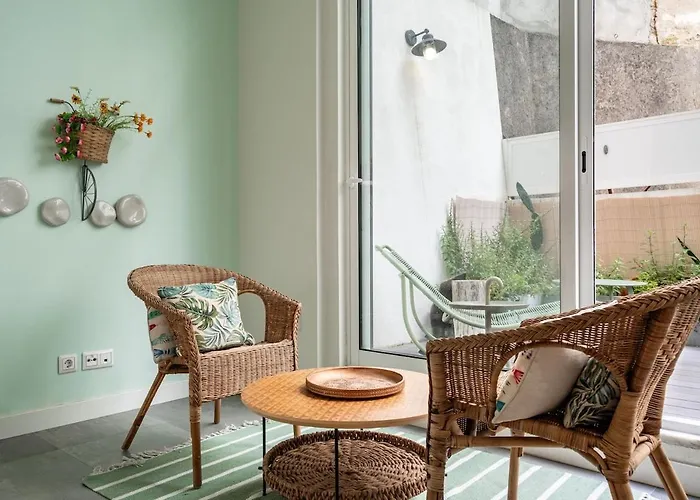 T2 With Ac And Patio Near Av Da Liberdade By Lisbeyond Lizbona