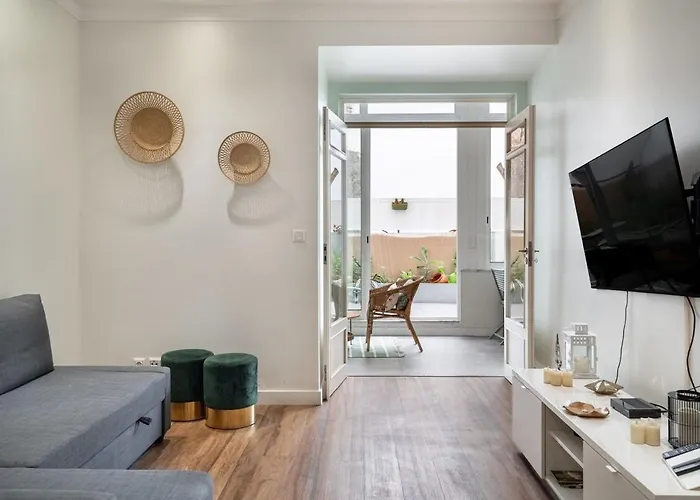T2 With Ac And Patio Near Av Da Liberdade By Lisbeyond Apartament