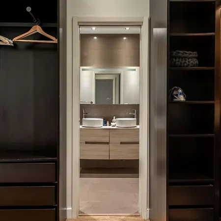 דירה T2 With Ac And Patio Near Av Da Liberdade ליסבון