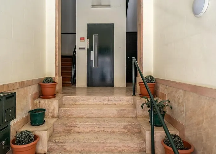 T2 With Ac And Patio Near Av Da Liberdade By Lisbeyond Appartamento *