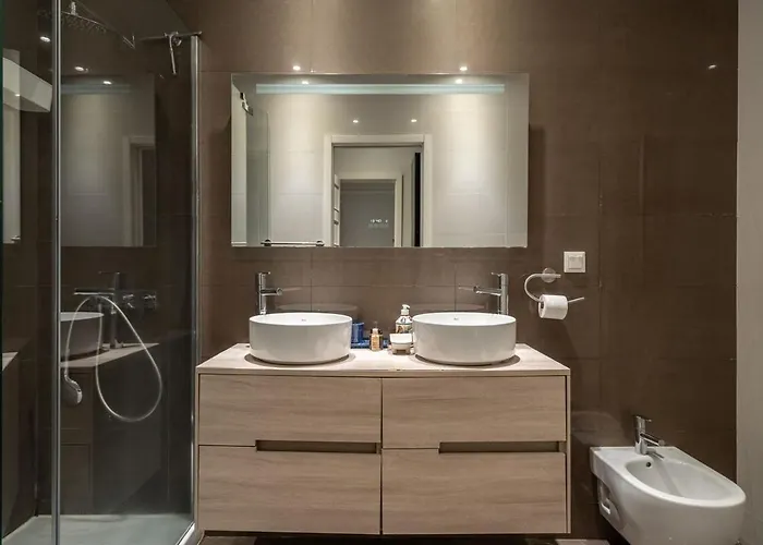 Appartamento T2 With Ac And Patio Near Av Da Liberdade By Lisbeyond *
