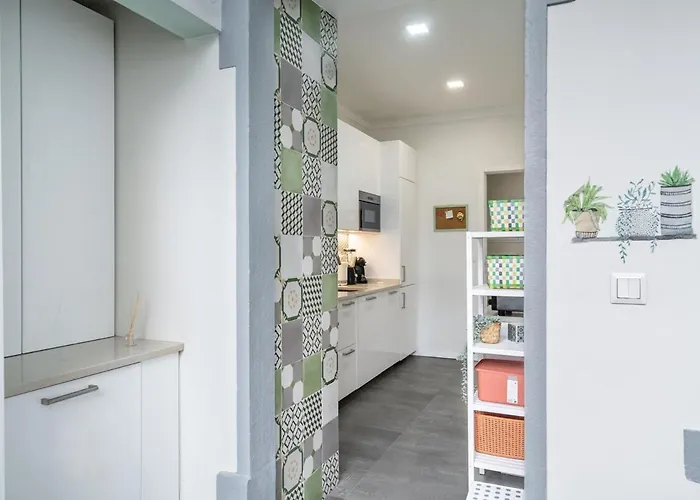 T2 With Ac And Patio Near Av Da Liberdade By Lisbeyond